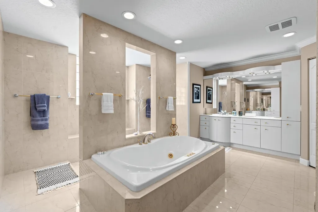 8668 Marlamoor Lane Palm Beach Gardens FL 33412