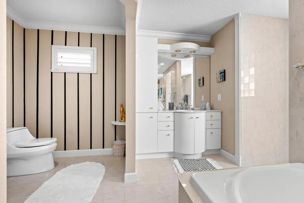 8668 Marlamoor Lane Palm Beach Gardens FL 33412