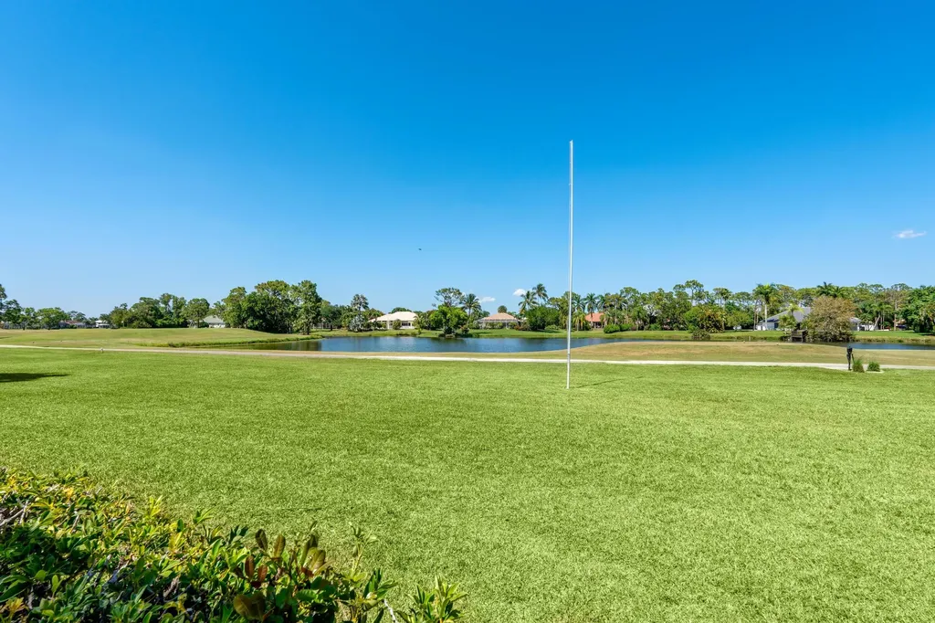 8668 Marlamoor Lane Palm Beach Gardens FL 33412