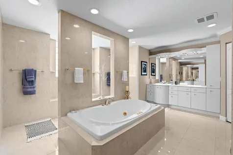8668 Marlamoor Lane Palm Beach Gardens FL 33412