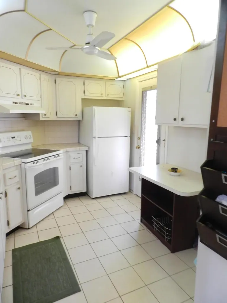 4 Greenway Village N Royal Palm Beach FL 33411