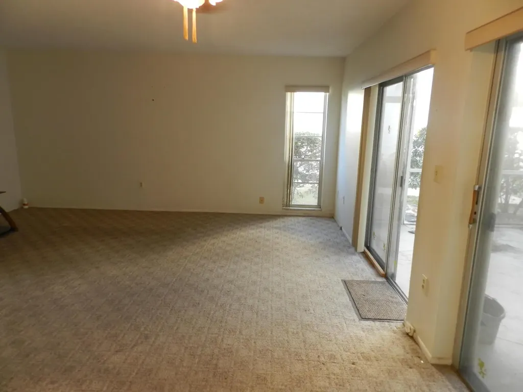 4 Greenway Village N Royal Palm Beach FL 33411