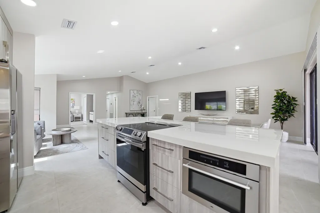 10861 White Aspen Lane Boca Raton FL 33428
