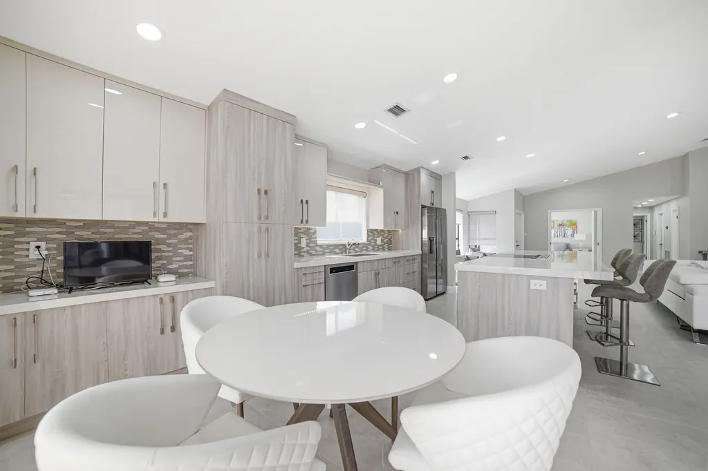 10861 White Aspen Lane Boca Raton FL 33428