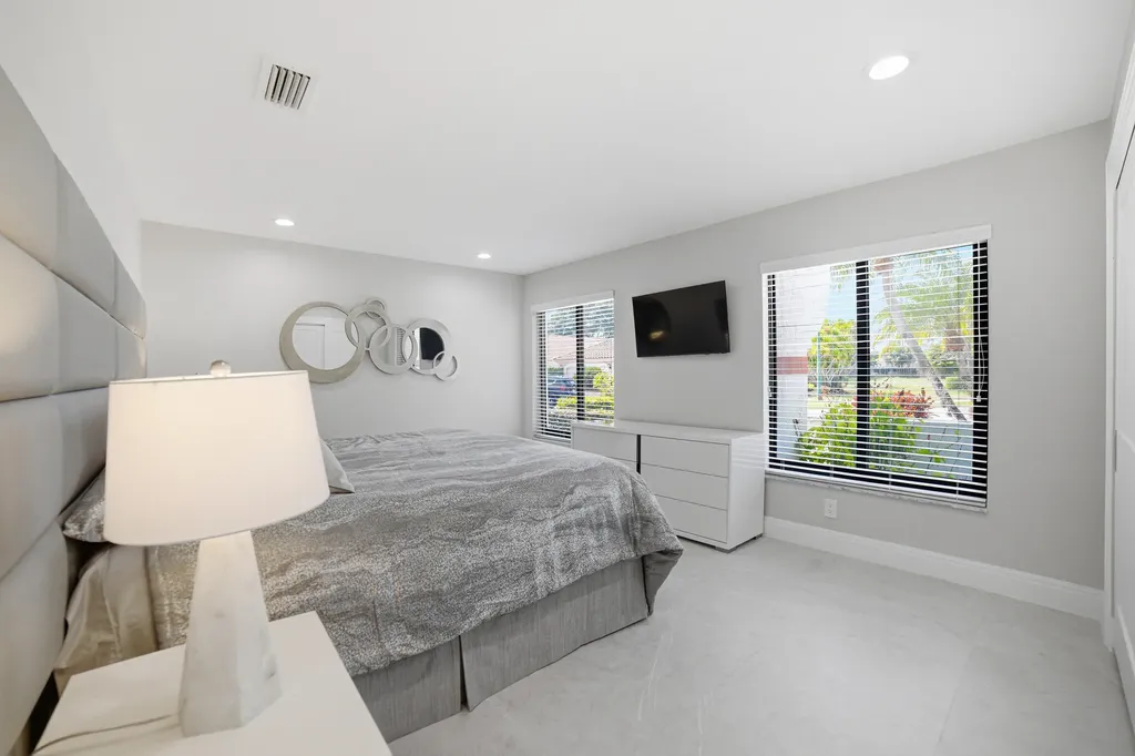 10861 White Aspen Lane Boca Raton FL 33428