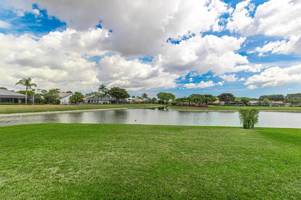 10861 White Aspen Lane Boca Raton FL 33428