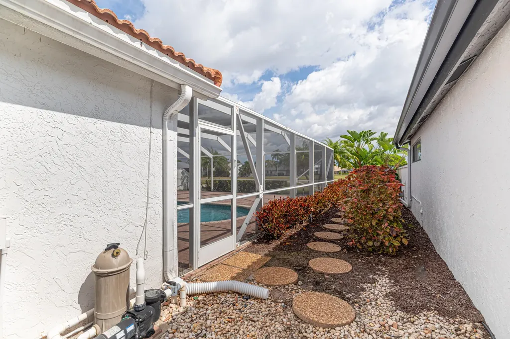 10861 White Aspen Lane Boca Raton FL 33428