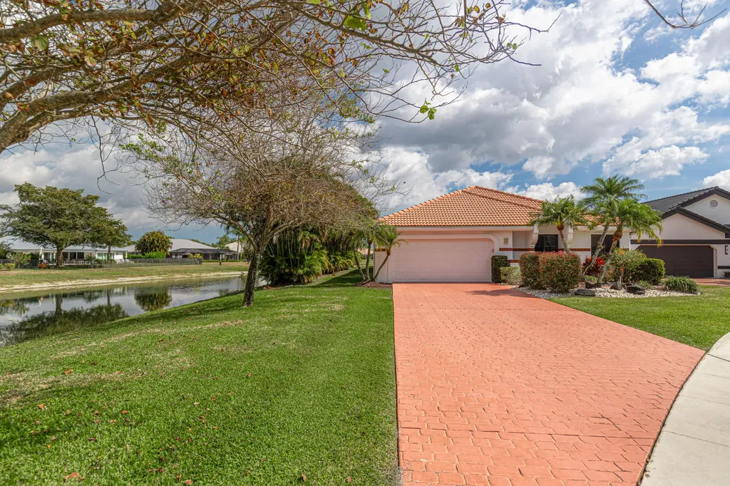10861 White Aspen Lane Boca Raton FL 33428