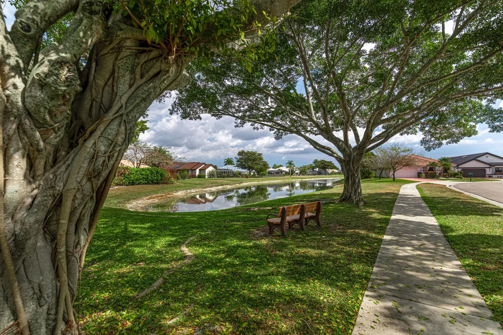 10861 White Aspen Lane Boca Raton FL 33428