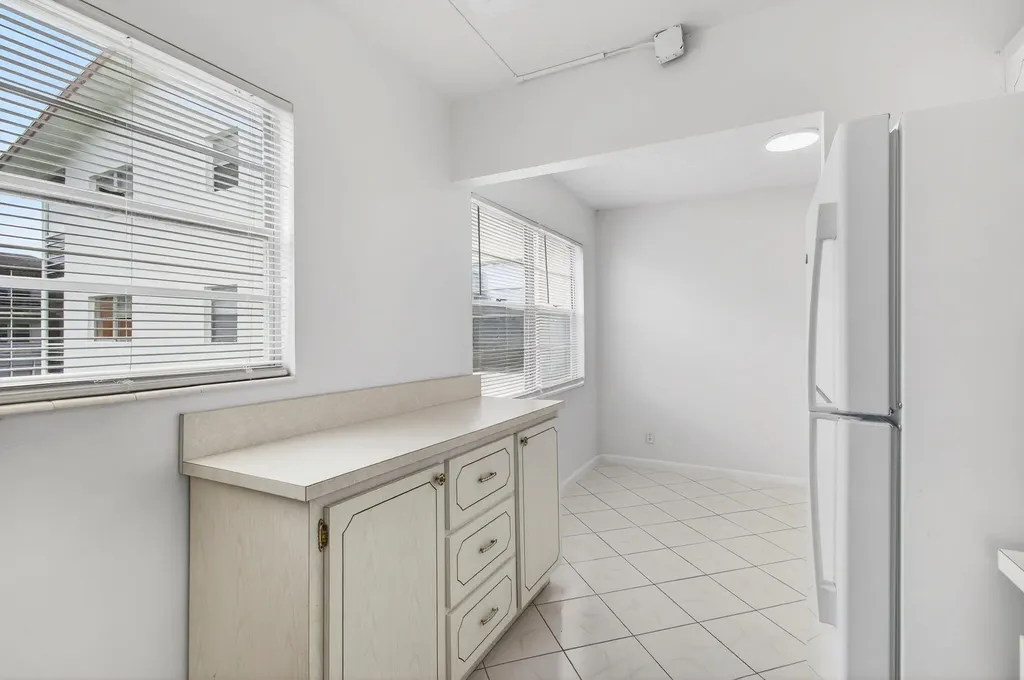 360 Fanshaw I Boca Raton FL 33434