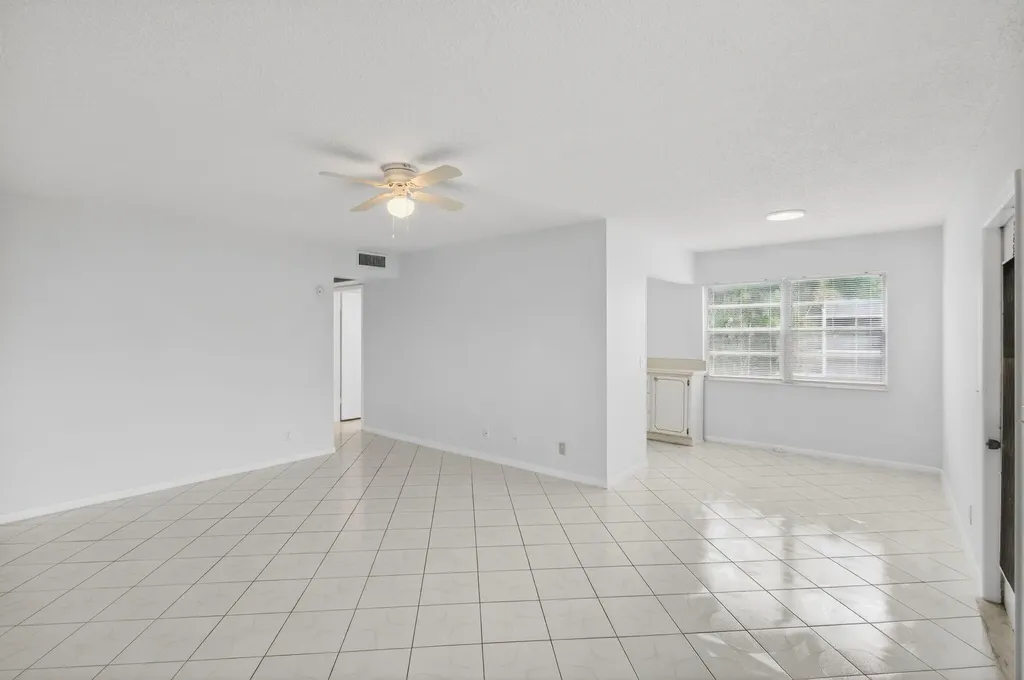 360 Fanshaw I Boca Raton FL 33434
