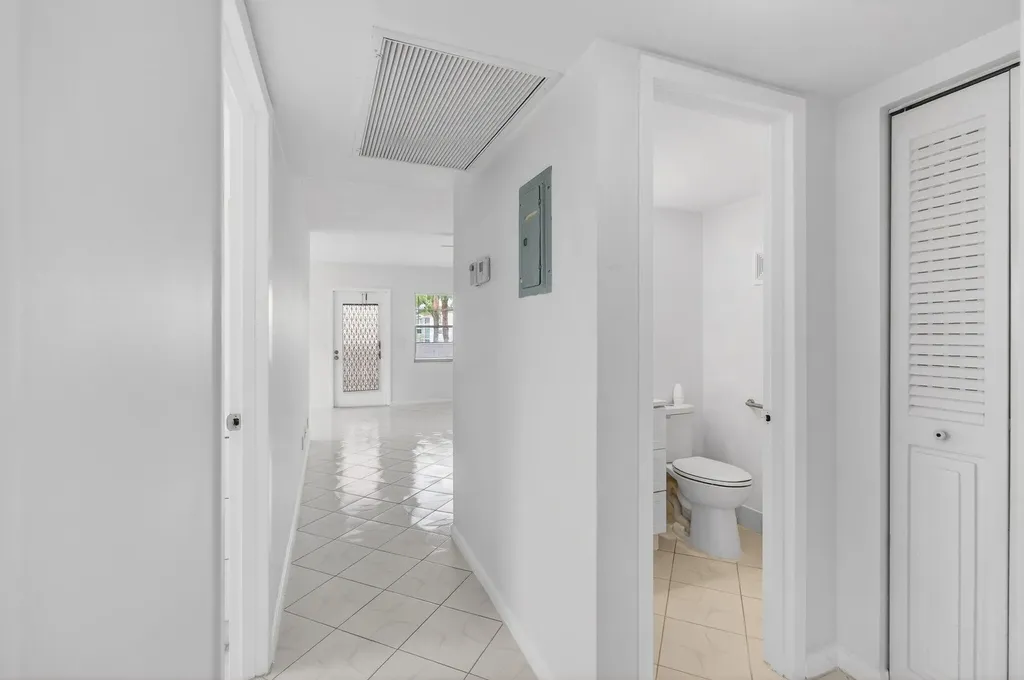 360 Fanshaw I Boca Raton FL 33434