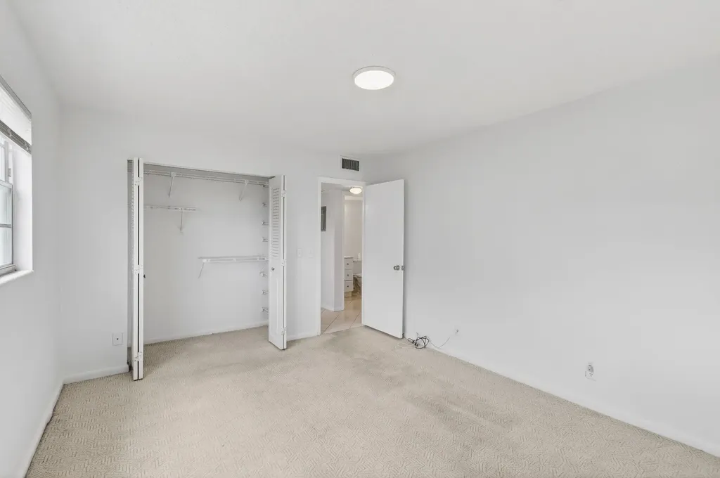360 Fanshaw I Boca Raton FL 33434