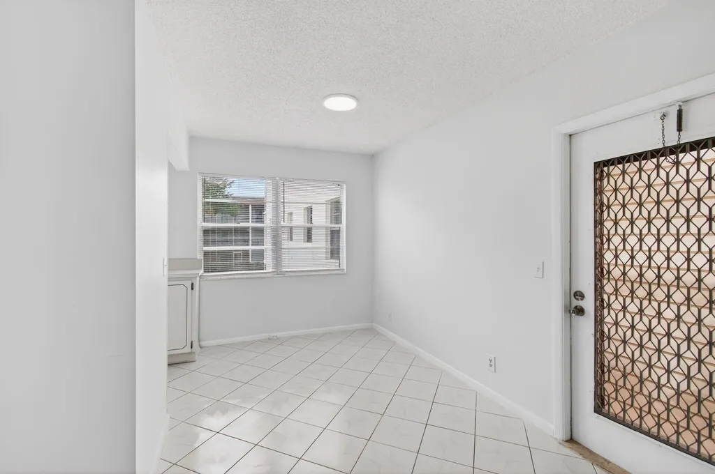 360 Fanshaw I Boca Raton FL 33434