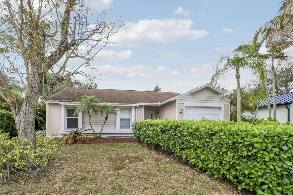124 Rosewood Circle Jupiter FL 33458
