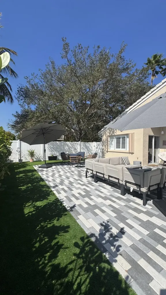 672 NW 45 Avenue Deerfield Beach FL 33442