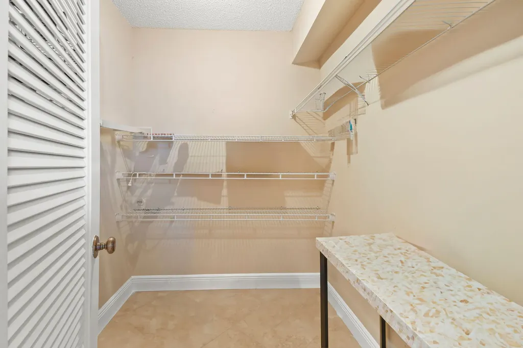 750 Egret 6109 Circle Delray Beach FL 33444