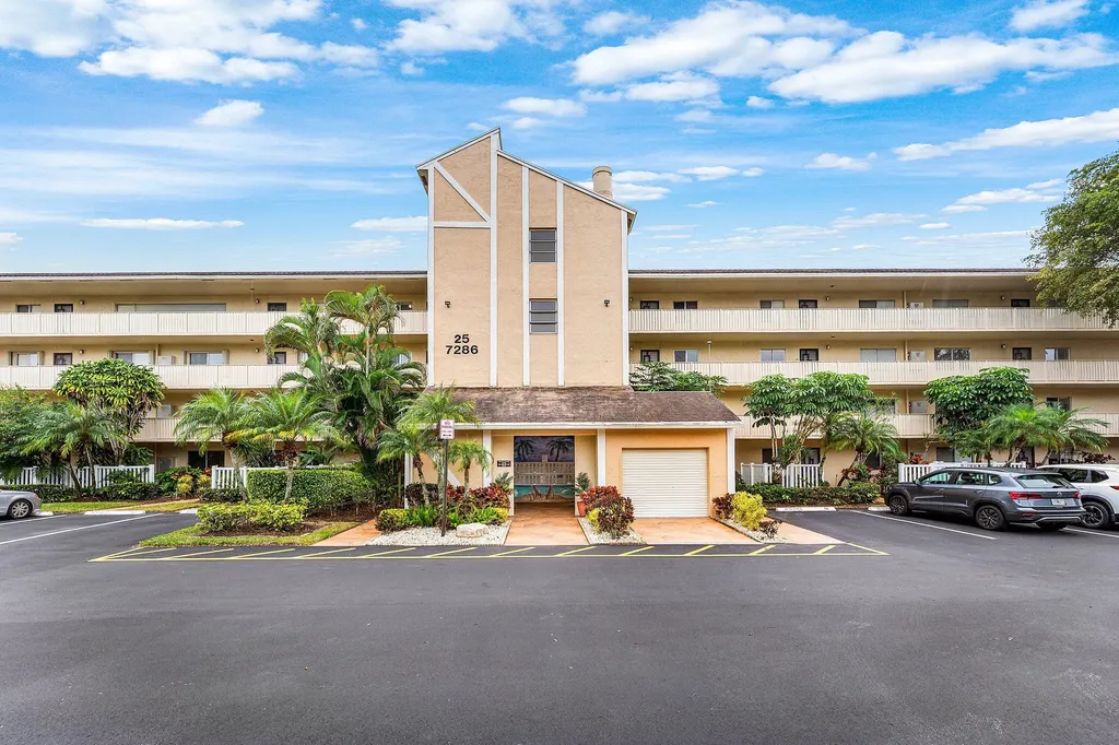 7286 Huntington Lane Delray Beach FL 33446
