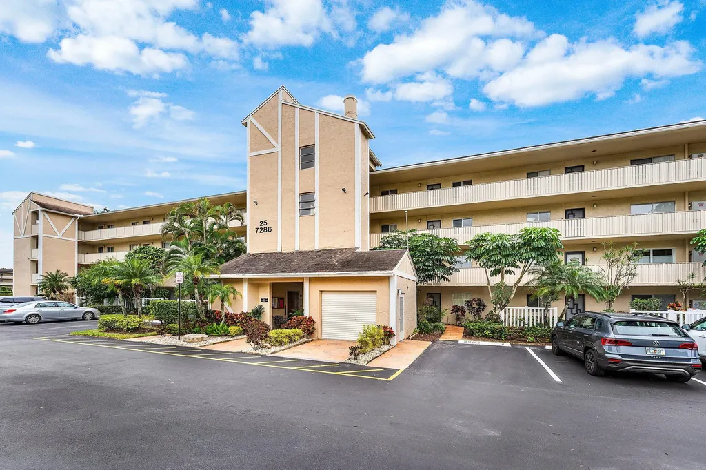 7286 Huntington Lane Delray Beach FL 33446