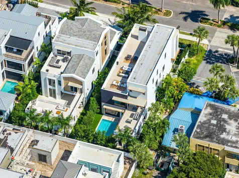 810 Palm Trail Delray Beach FL 33483