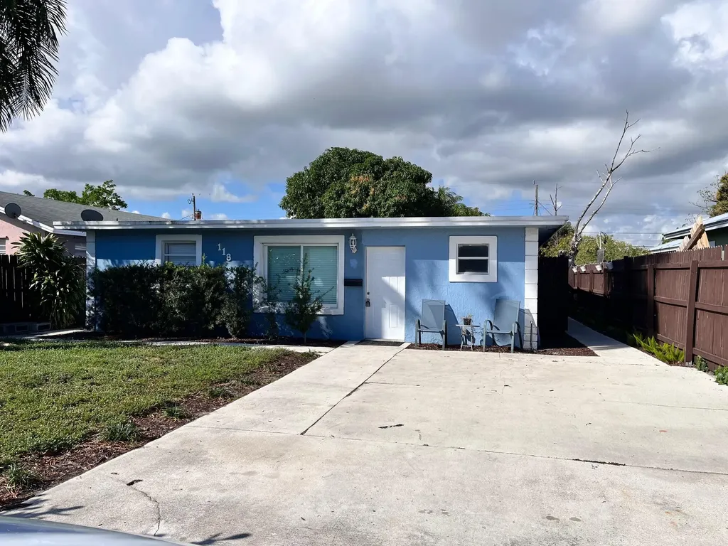 118 SW 12th Avenue Delray Beach FL 33444