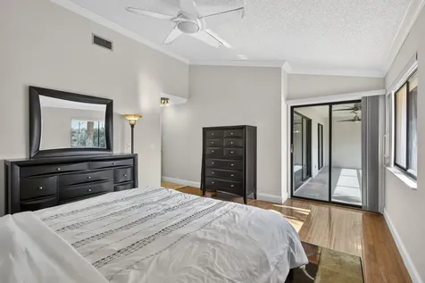9 Lexington Lane E Palm Beach Gardens FL 33418