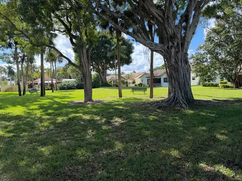 10522 Greenbriar Court Boca Raton FL 33498