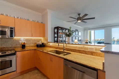 806 E Windward Way Lantana FL 33462