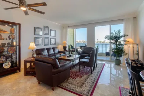 806 E Windward Way Lantana FL 33462