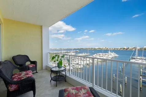 806 E Windward Way Lantana FL 33462