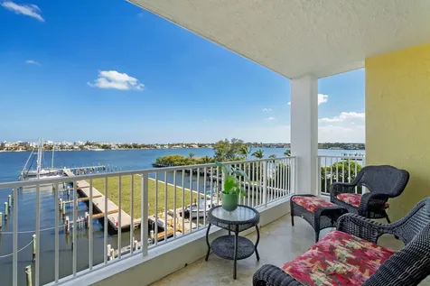 806 E Windward Way Lantana FL 33462