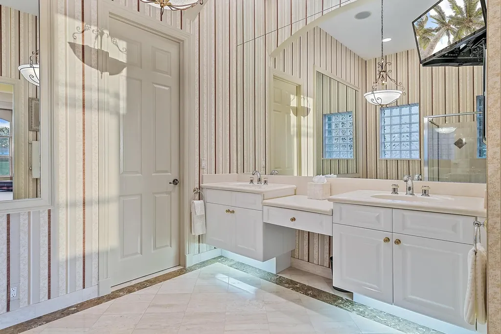 1119 Grand Cay Drive Palm Beach Gardens FL 33418