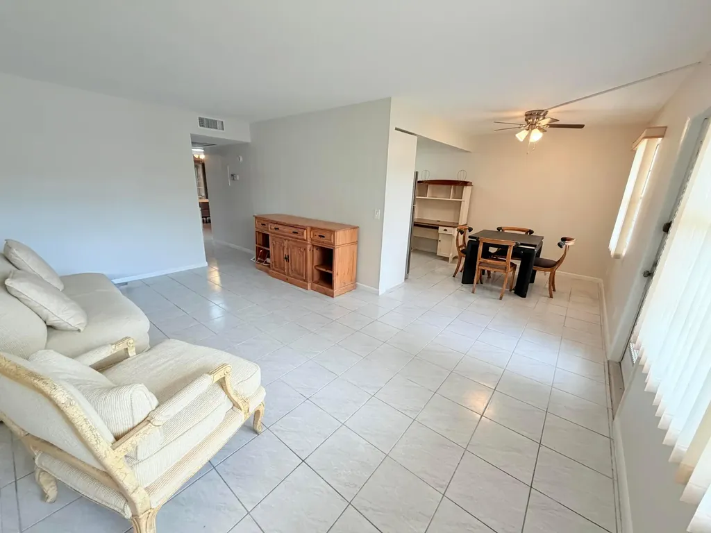 1004 Newcastle A Boca Raton FL 33434