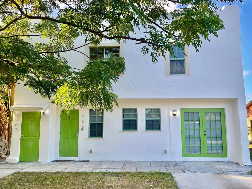 5555 Garden Avenue West Palm Beach FL 33405