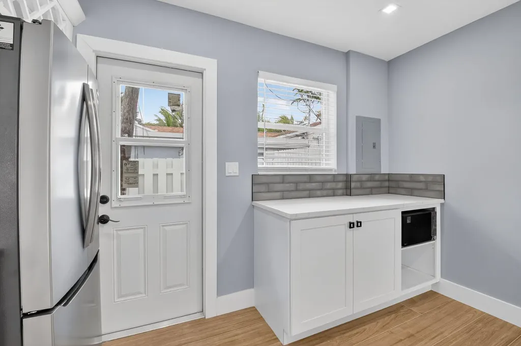 341 SE 3rd Avenue Delray Beach FL 33483