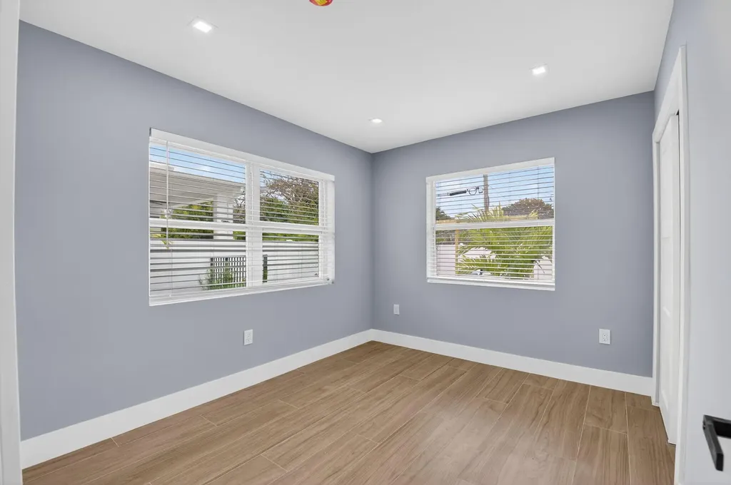 341 SE 3rd Avenue Delray Beach FL 33483