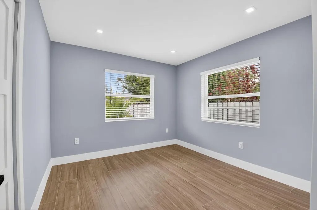 341 SE 3rd Avenue Delray Beach FL 33483