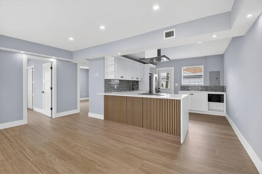 341 SE 3rd Avenue Delray Beach FL 33483