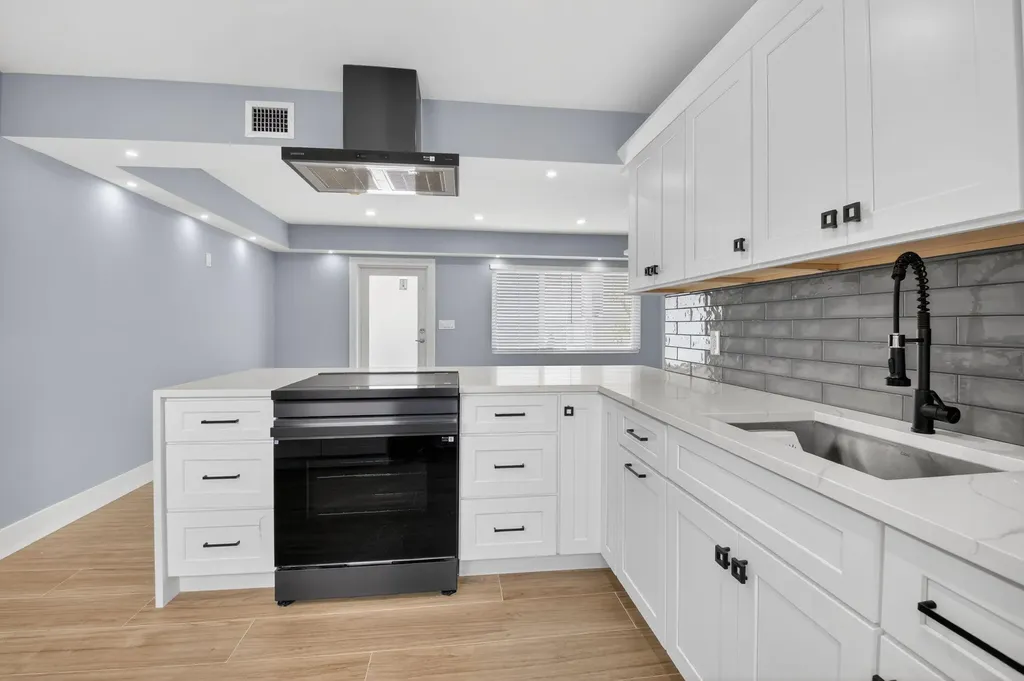 341 SE 3rd Avenue Delray Beach FL 33483
