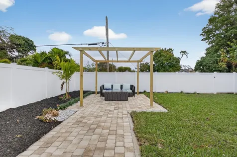 341 SE 3rd Avenue Delray Beach FL 33483