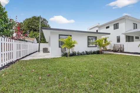 341 SE 3rd Avenue Delray Beach FL 33483