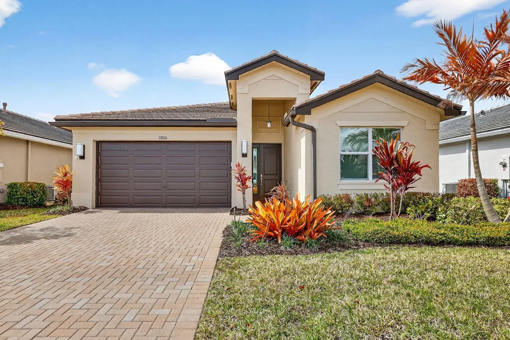 11800 SW Silverlake Falls Drive Port St Lucie FL 34987