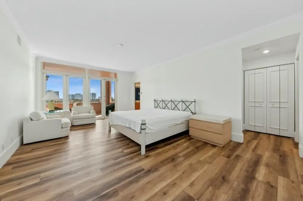 300 SE 5th Avenue Boca Raton FL 33432