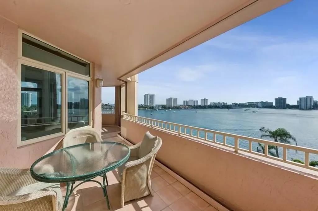 300 SE 5th Avenue Boca Raton FL 33432