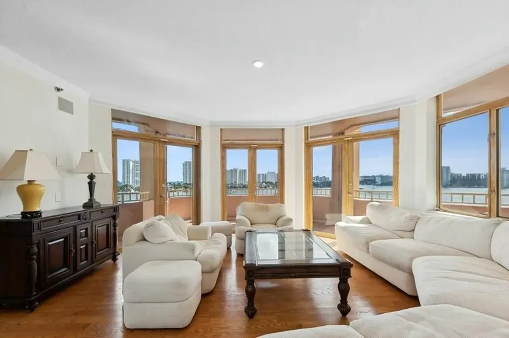 300 SE 5th Avenue Boca Raton FL 33432