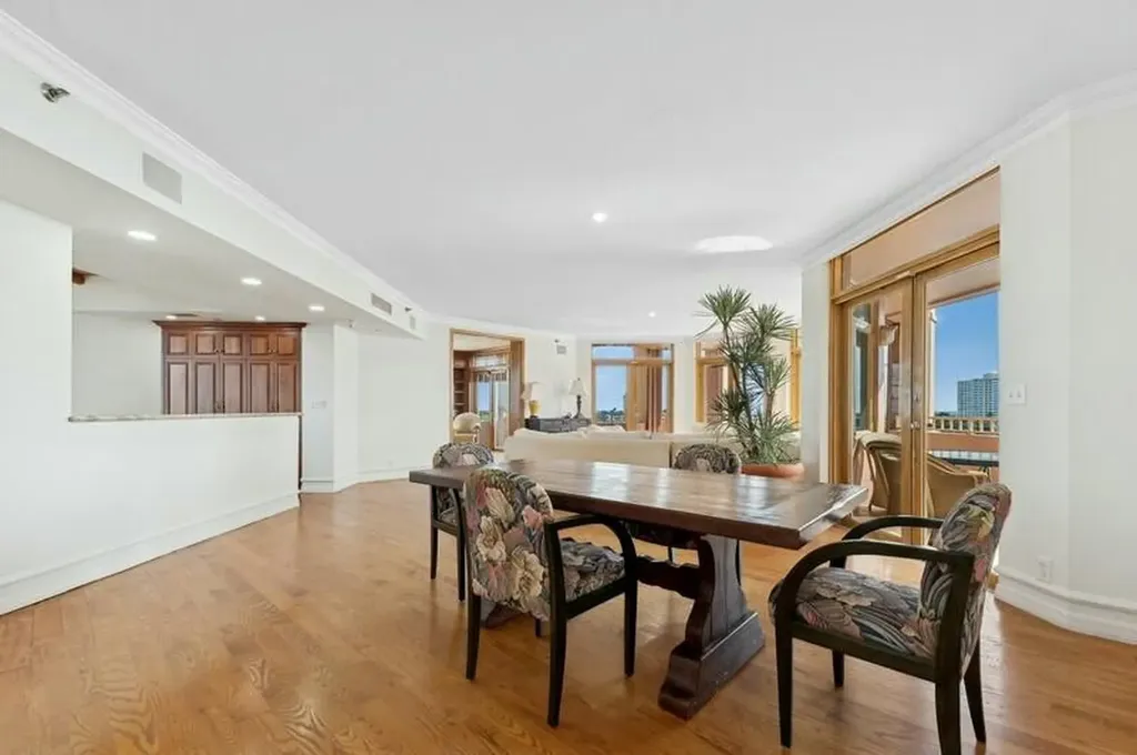 300 SE 5th Avenue Boca Raton FL 33432