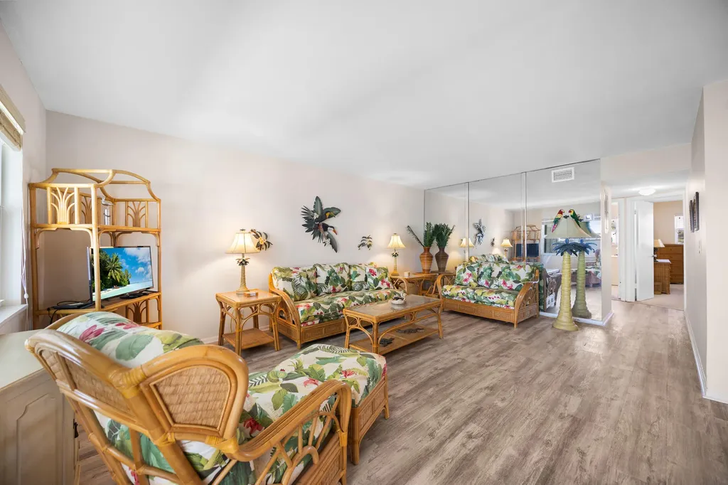 100 Shore Court North Palm Beach FL 33408