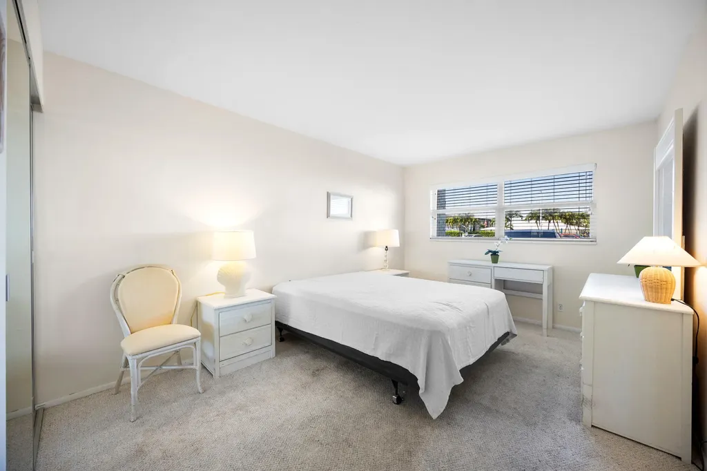 100 Shore Court North Palm Beach FL 33408
