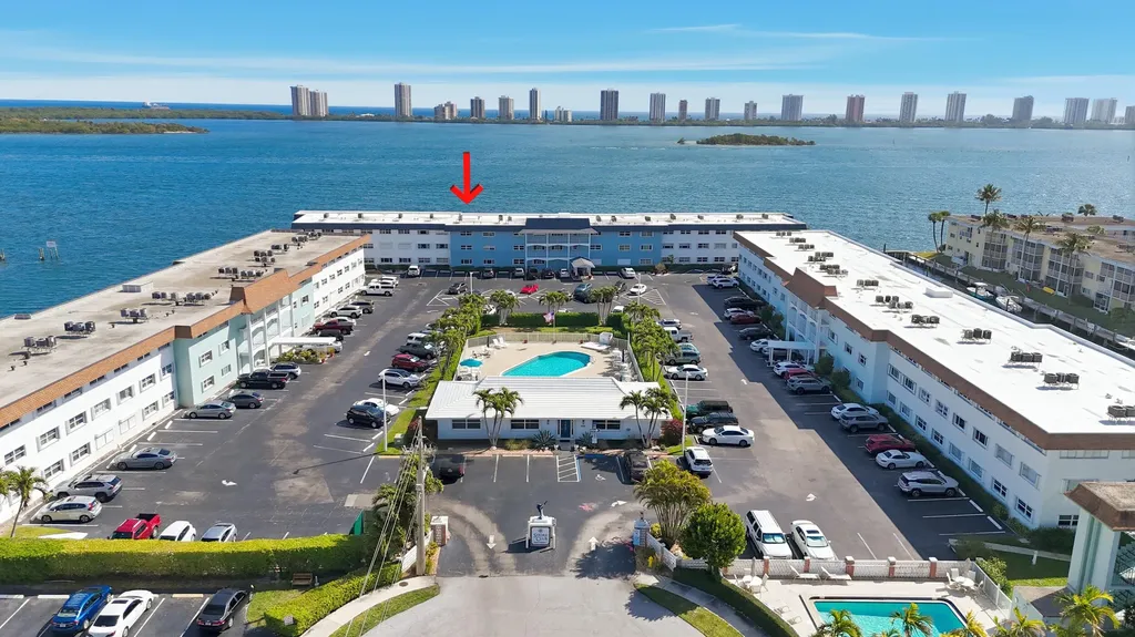 100 Shore Court North Palm Beach FL 33408