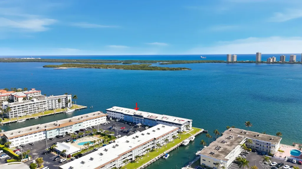 100 Shore Court North Palm Beach FL 33408